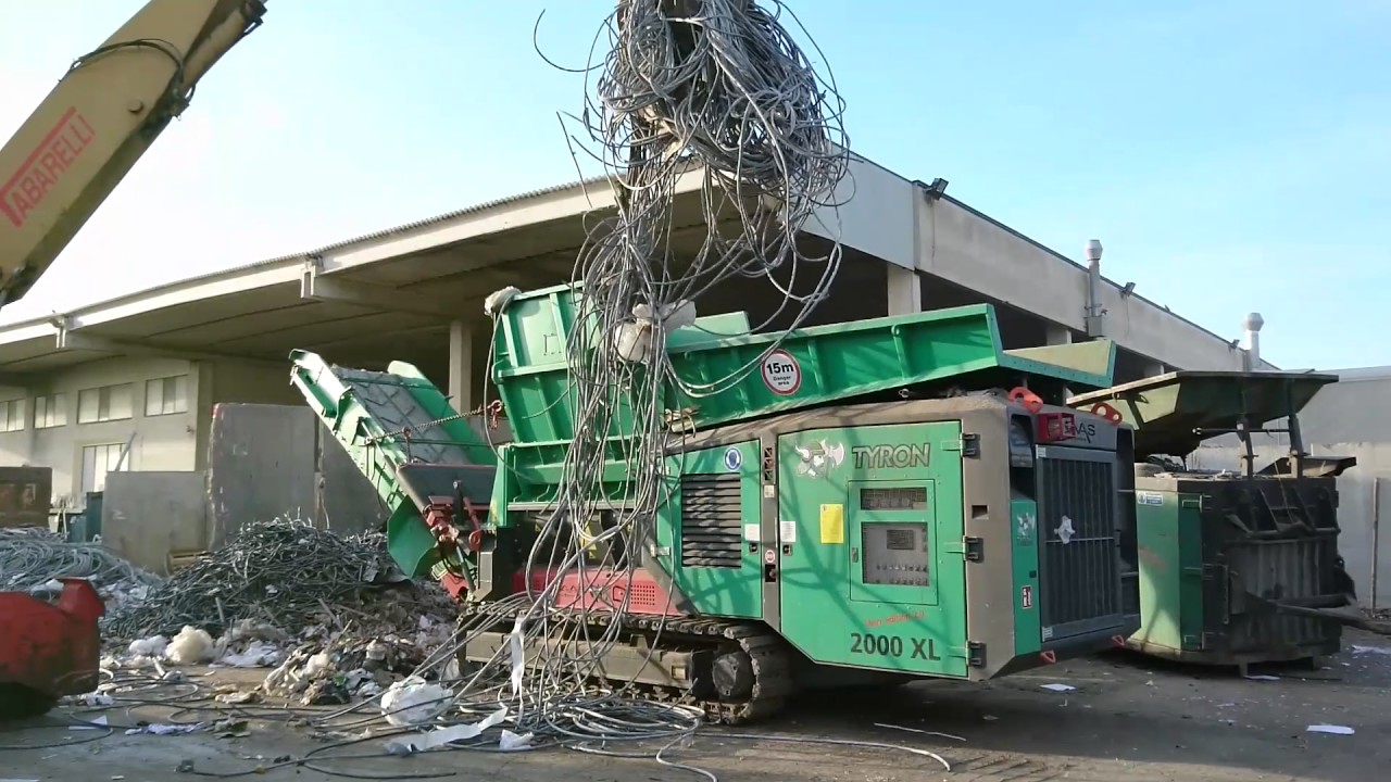 Haas - Tyron 2000XL 2.0 - Shredder working on various waste streams