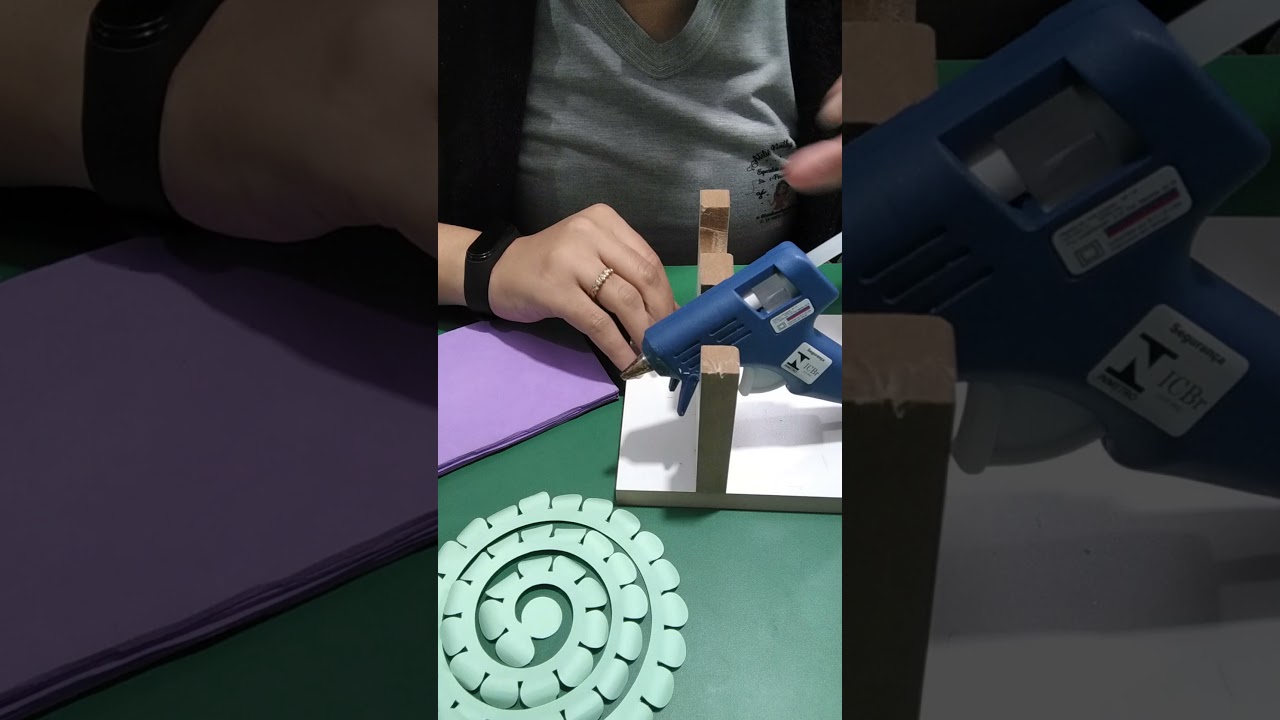 Tutorial de flor espiral com pétalas