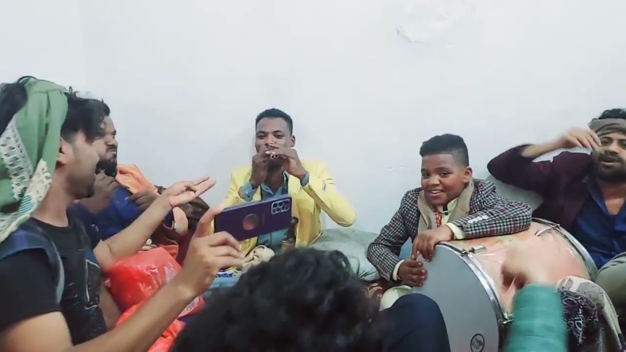 شاهد ابداع الطفل محمد مجاهد وعزف مزمار فواز سعيد وسليم سعيد اجمل وارق الفن اليمني