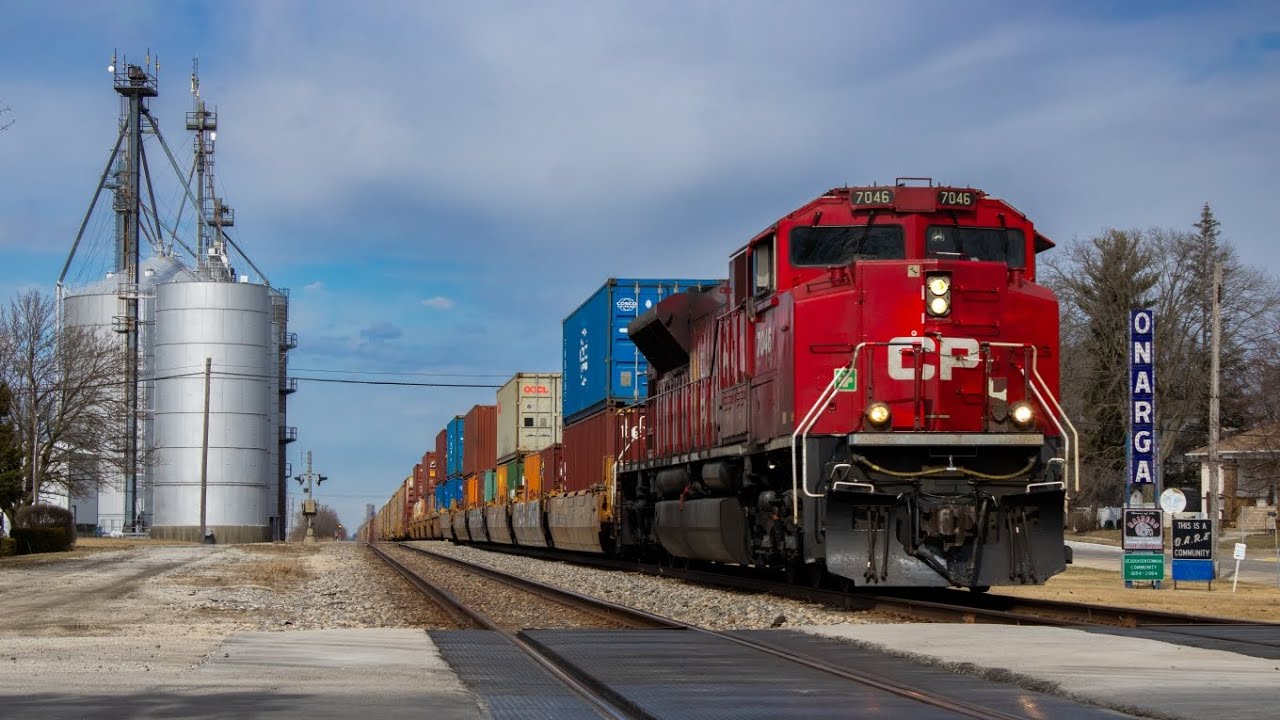 Chasing a CP SD70ACu Leader Down CN's Former Illinois Central! 