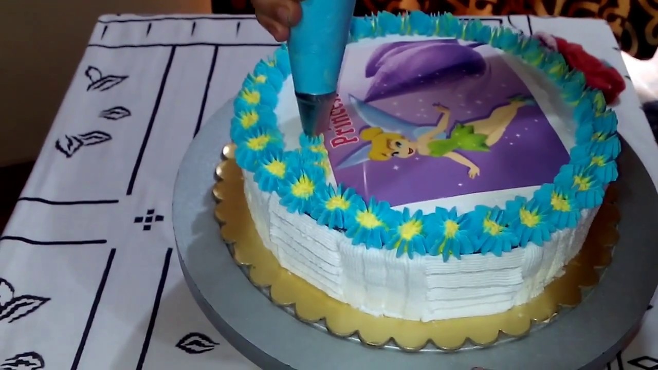 Simple Decoration on Photo Cake