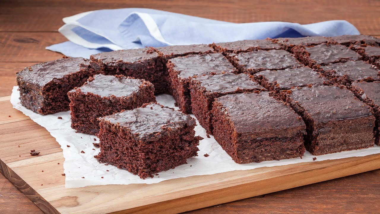 Bolo de Chocolate com Calda - Receitas Nestlé