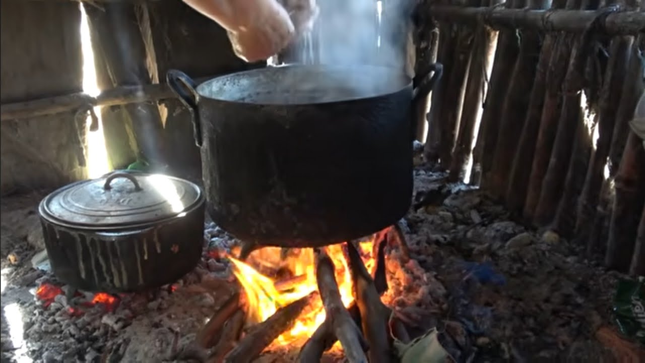 Mọi người rất thích kiểu nấu ăn mộc mạc của vùng quê miền núi.