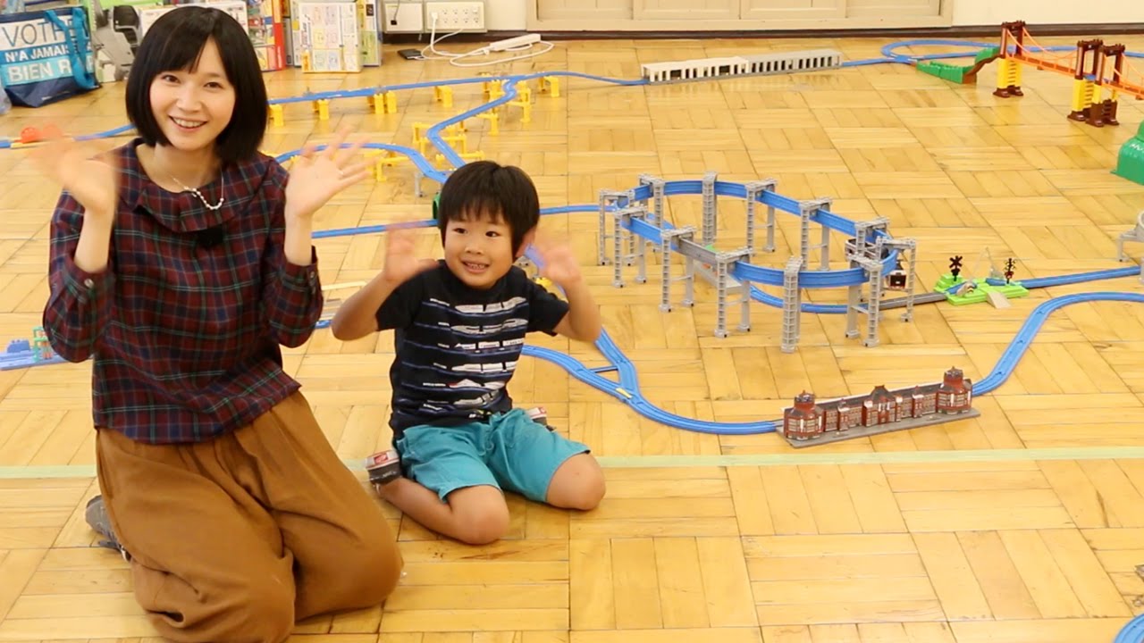 がっちゃんとプラレールで遊んだよ　Playing Plarail with Gacchan!