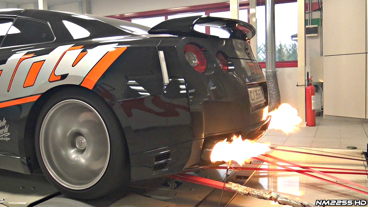 700HP Nissan GT-R with Kline Exhaust Sounds & Flames on the Dyno!