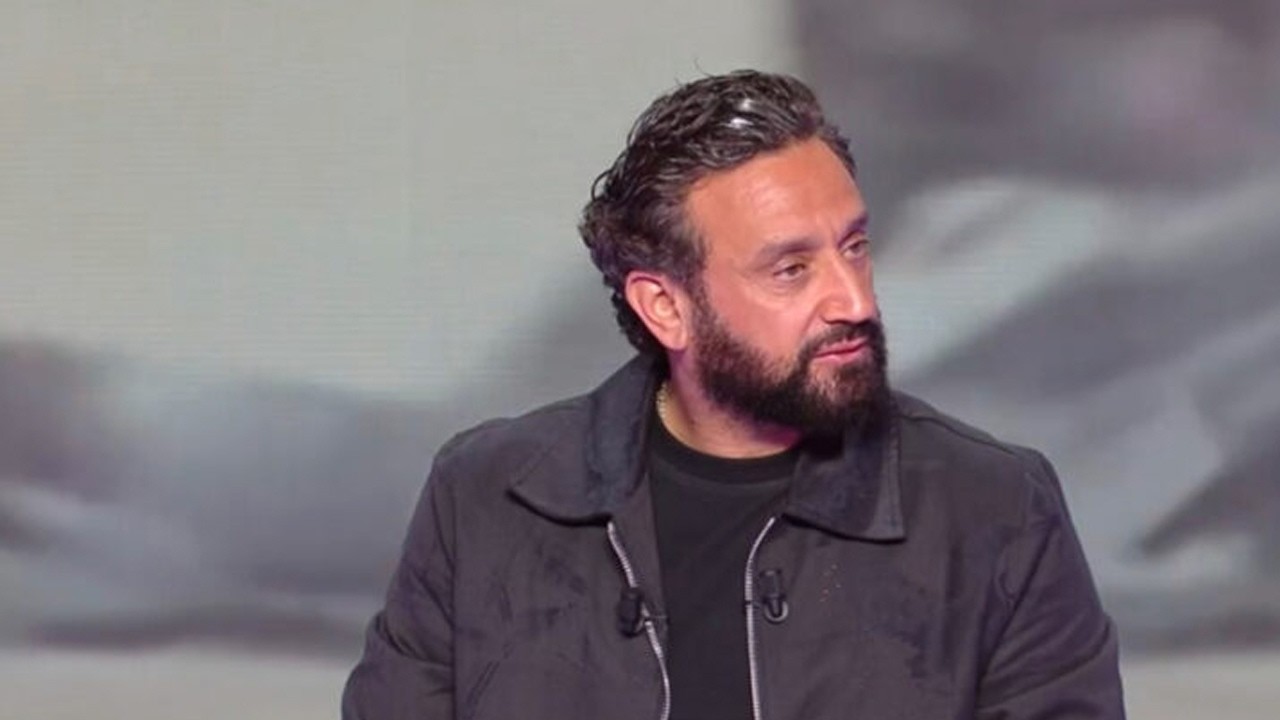 R&eacute;v&eacute;lation choc en plein direct  Cyril Hanouna mal &agrave; l&rsquo;aise face aux d&eacute;tails sur sa somptueuse villa