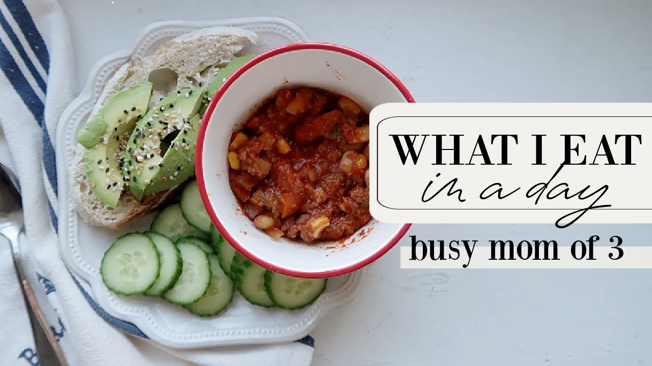 How I Balance Busy Motherhood + Eating Healthy: What I Eat in a Day | Becca Bristow RD