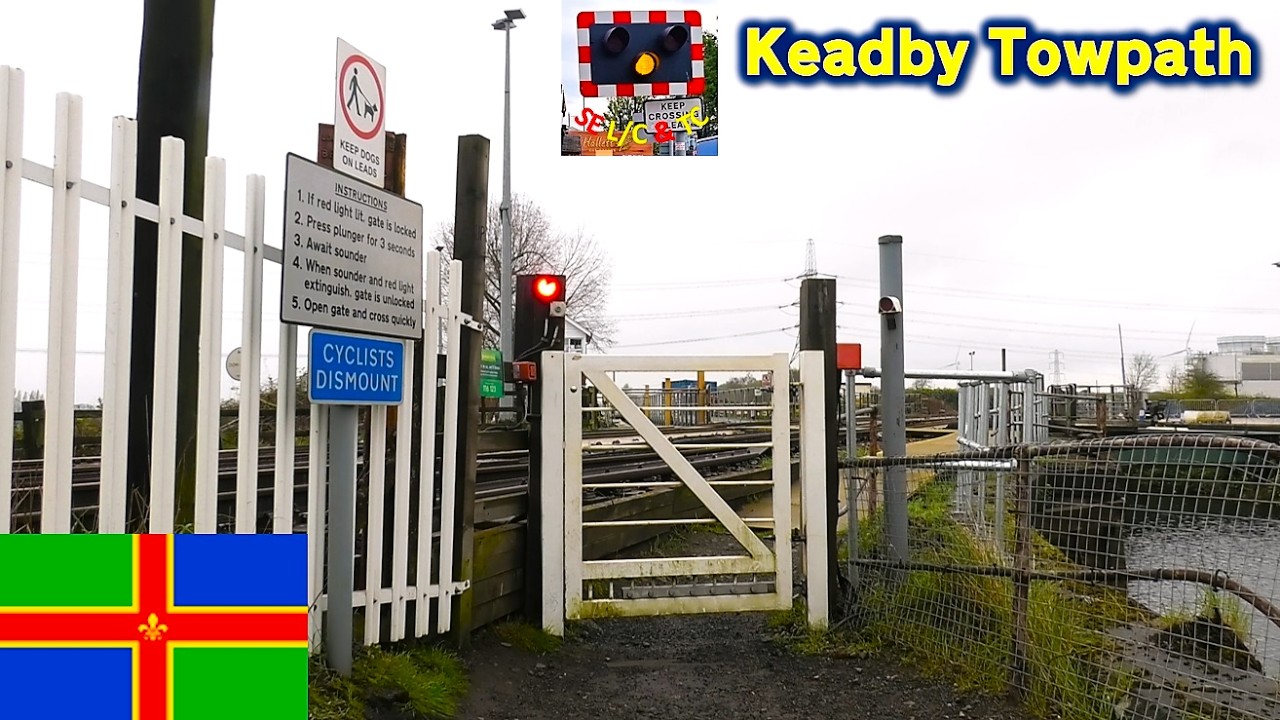 Unusual Footpath Crossing: Keadby Canal Towpath Level Crossing, Lincolnshire