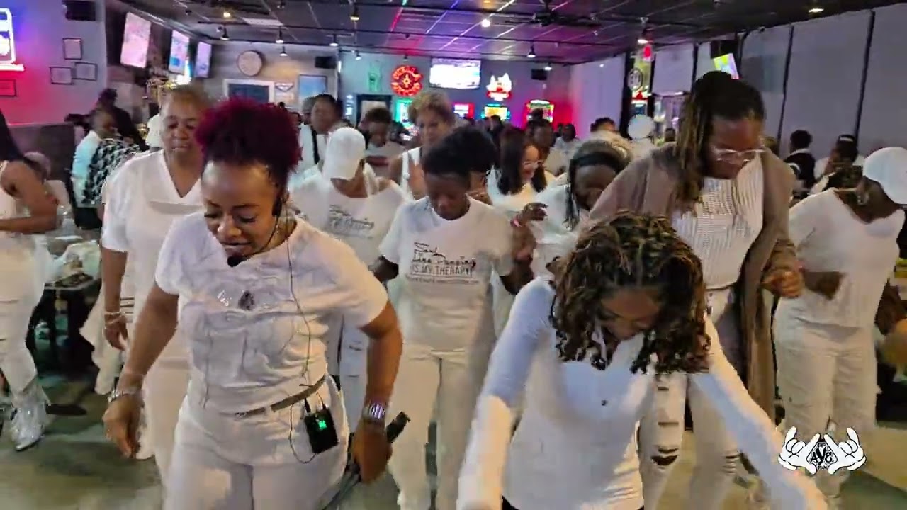 This Dance Starts Easy… Then Turns Into Cardio 😭🔥 | Boodie Bounce Line Dance