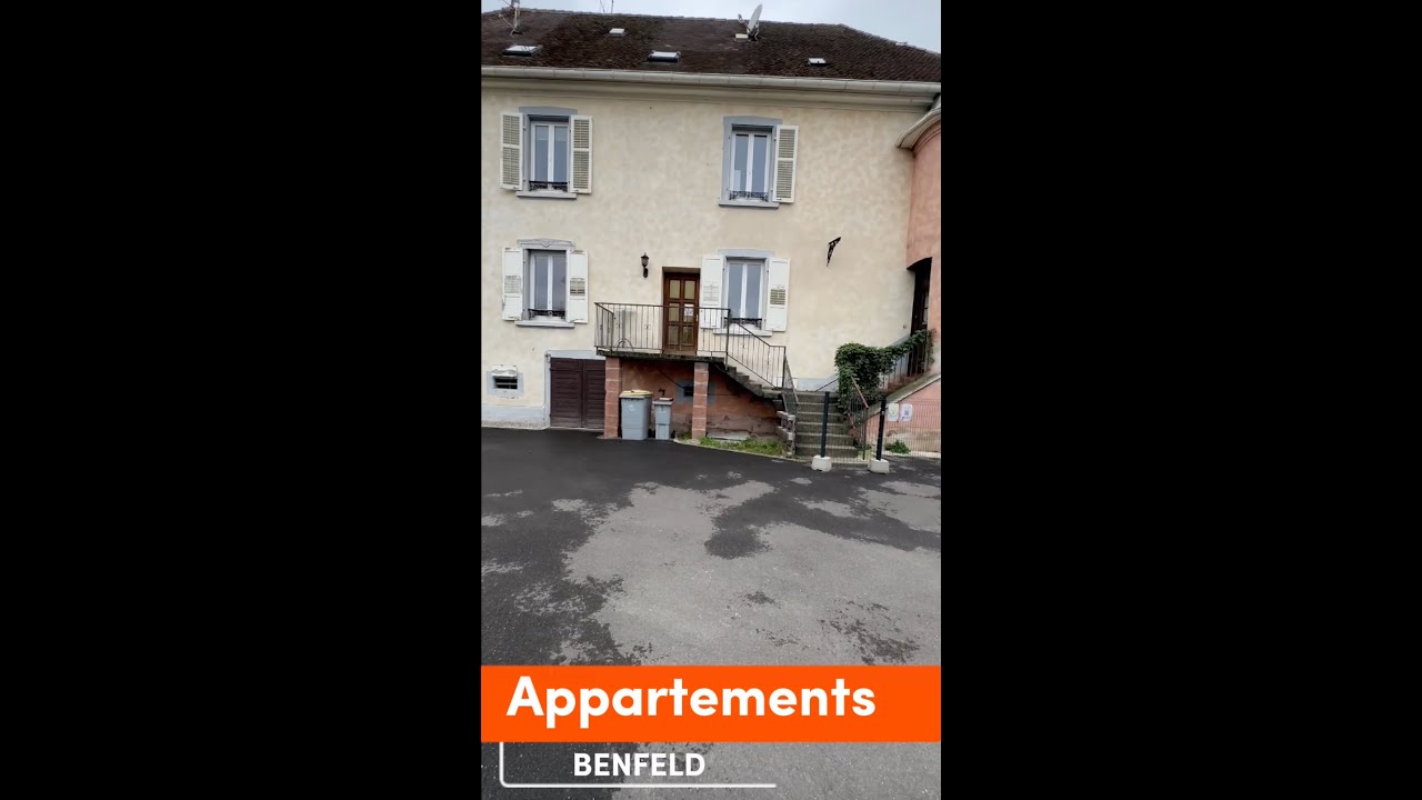 Grand Duplex de 14 Pièces avec Entrée Indépendante et Potentiel d'Aménagement.