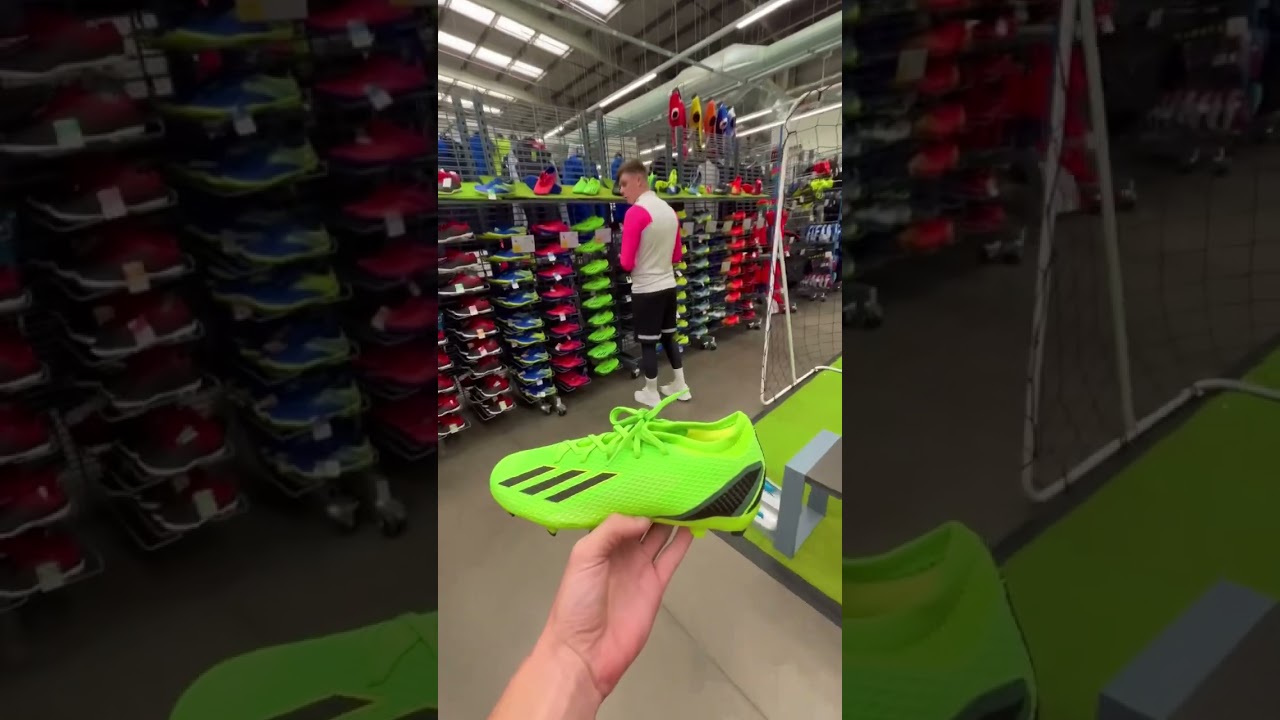 CRAZY FOOTBALL SHOPPING SPREE ROULETTE! ⚽️🤩🤑 #shorts