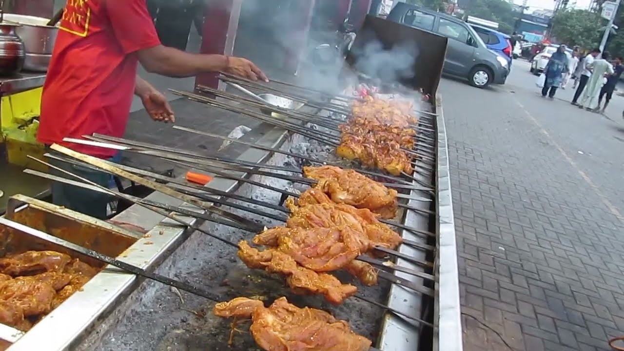 famous Market 4K Walking Tour in  Lahore PAKISTAN