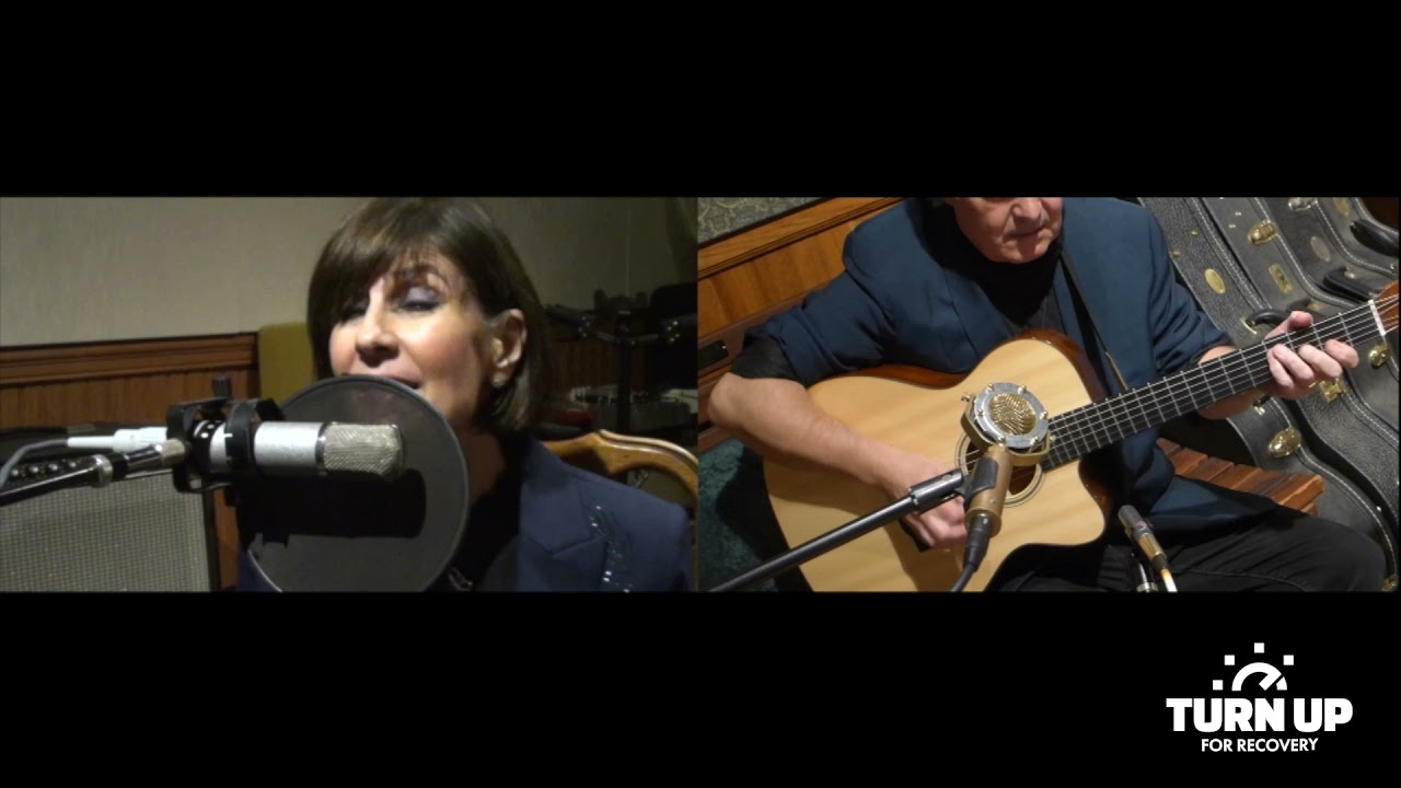 Marcy Levy & Laurence Juber - Hound Dog (Turn Up From Home 2020)
