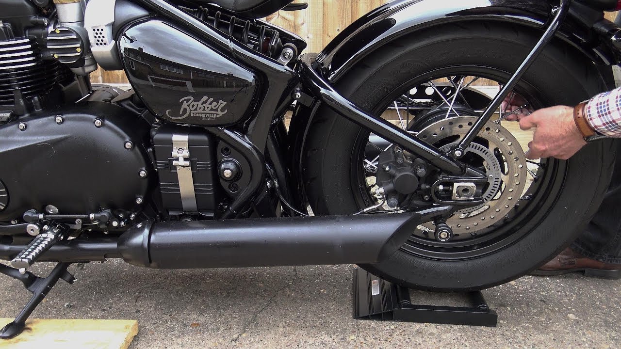 Triumph Bonneville, Bobber/Speedmaster/Thruxton, chain Maintenance, No paddock stand? No problem!