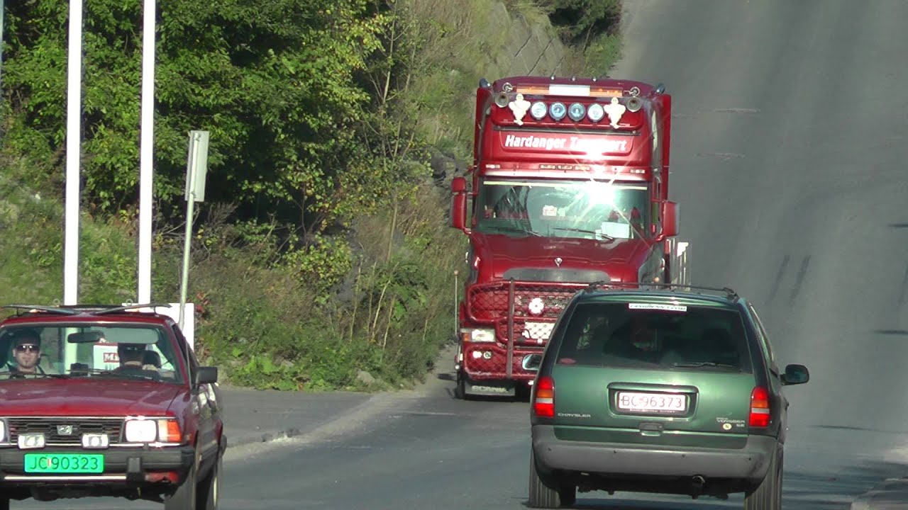 Scania T164G With Straight Pipes & V8 Sound