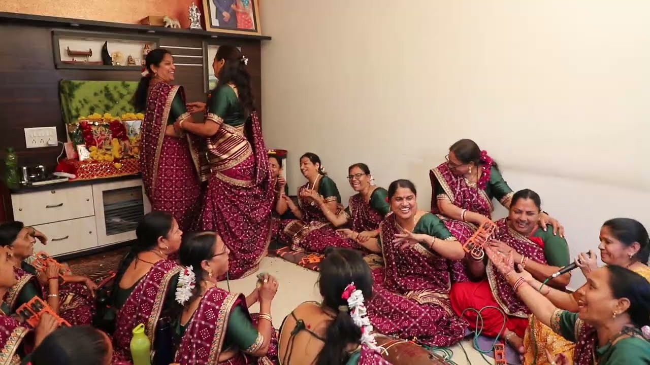 લખેલું છે 🌹 રમુજી 😅 નવી ગોપી😅😅