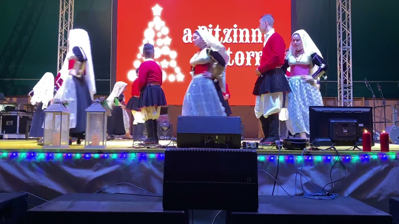 Gruppo mini folk San Pietro Ittiri  Su Ballu A coppia - Ollolai 18/12/2021