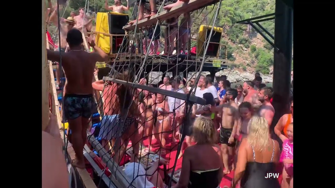 I decided to go partying on Bigboss Cruise #marmaris #turkey #party #biggboss