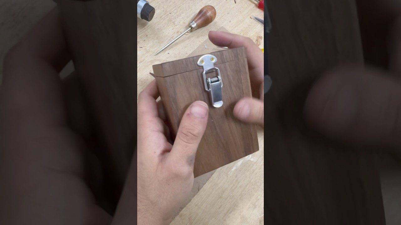 magic the gathering wood deck box made out of walnut and maple. #mtgdecks #mtgdesign #mtg