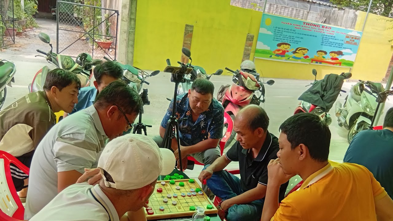 Cọp chân lùn nhường Hà Văn Tiến fake 3 trên - chạm 3