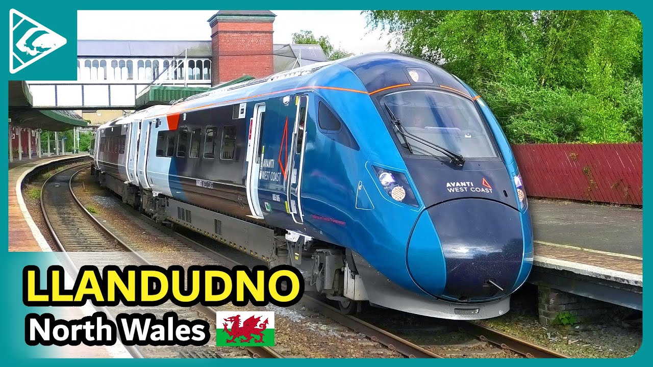 Trains at Llandudno Junction (Cyffordd Llandudno) 12/06/2024