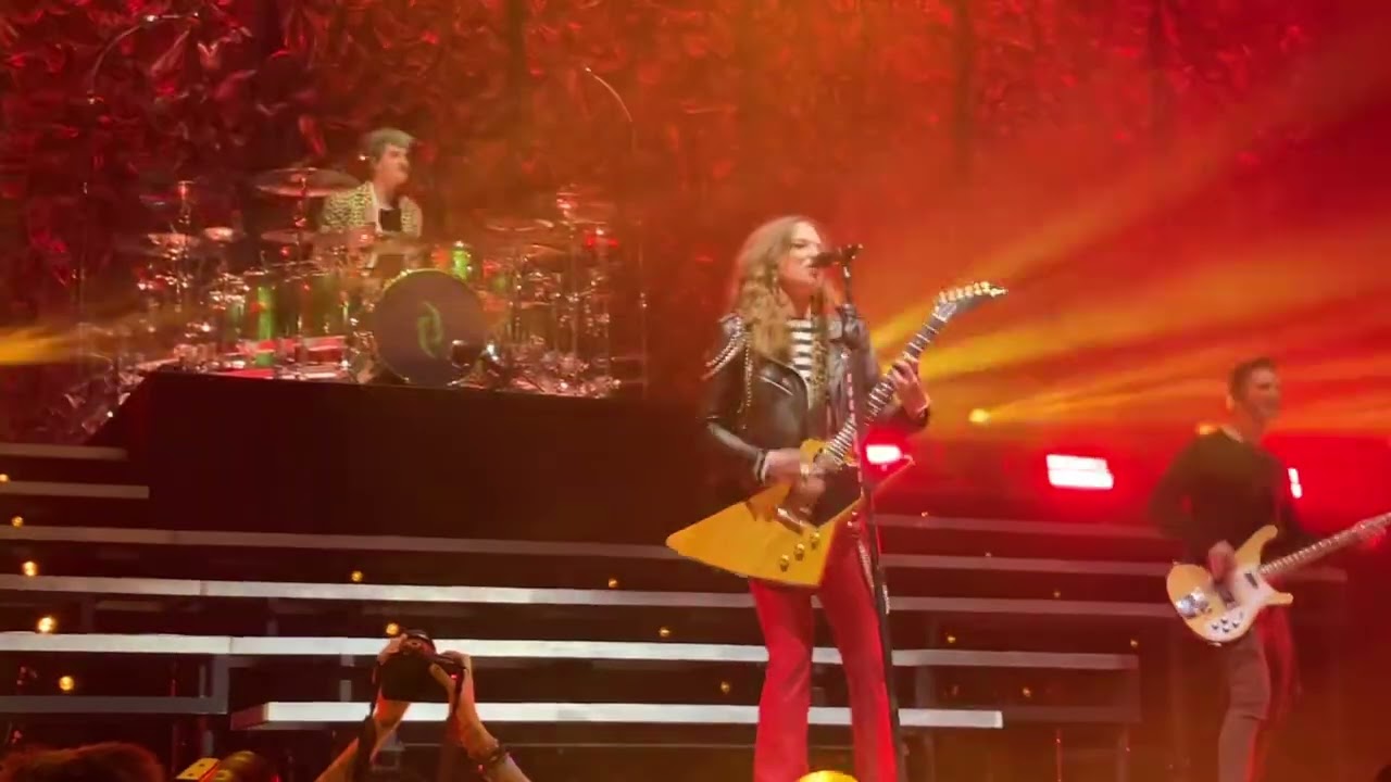 Halestorm-Raise Your Horns Intro/I Miss The Misery Live, Edmonton Ab 10/20/24