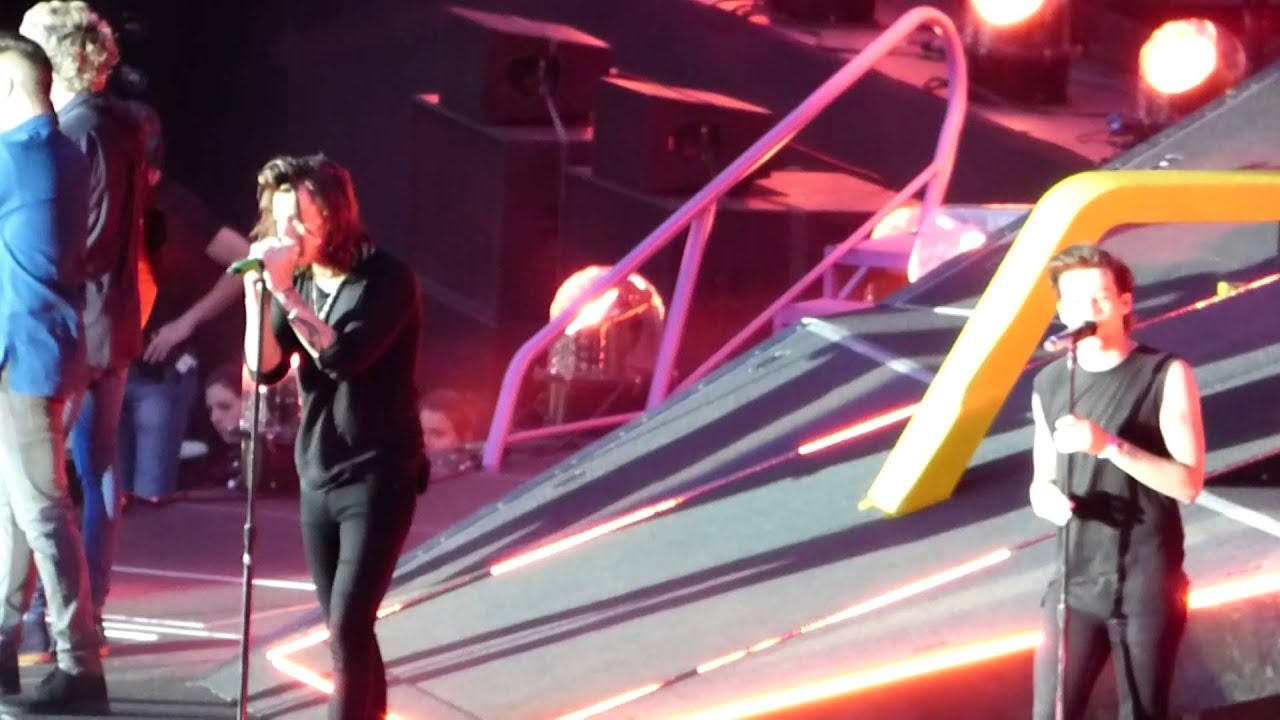 HD - One Direction - Night Changes (live) FZ72 @ Wien, Vienna,  Austria OTRA 2015