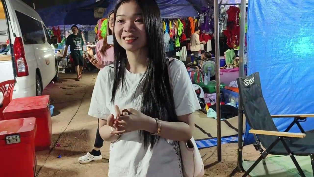 มืดฟ้ามัวดินเลยเมื่อหล้าน้อยอุ๋งอิ๋งมาถึงหน้างานพระธาตุนาดูน!!!#อุ๋งอิ๋ง #สาวน้อยเพชรบ้านแพง #กุ้ง 