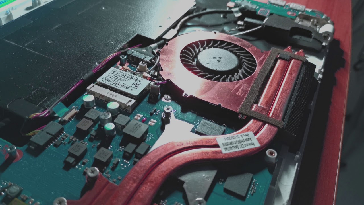 Samsung AtivBook 4 disassembly smontaggio, pulizia e upgrade SSD e RAM