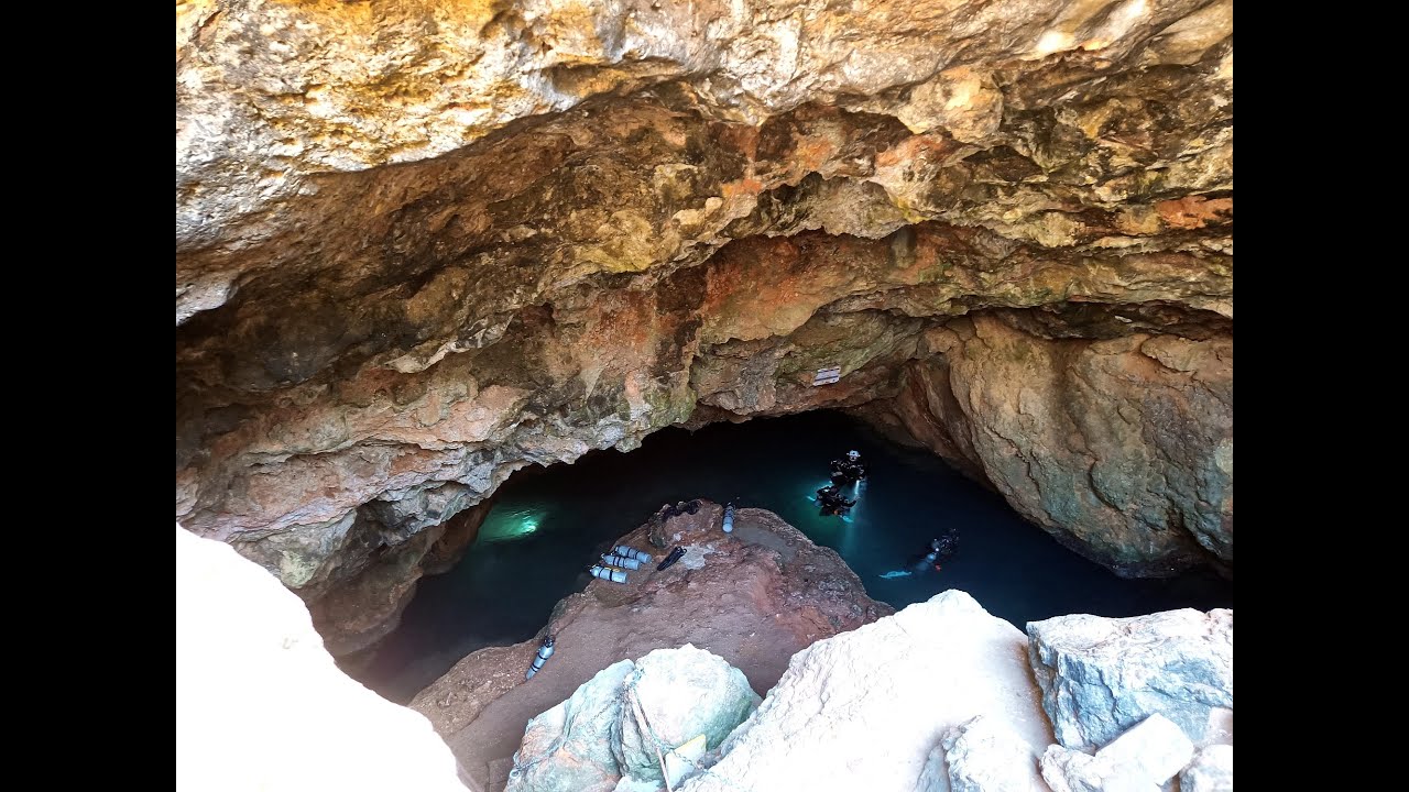 ES - Cueva Del Agua