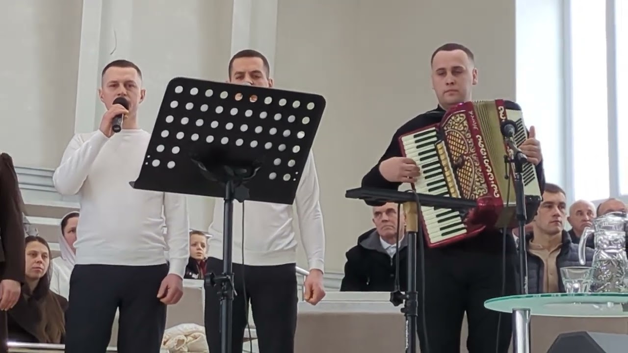 Життя моє мов річка що біжить...