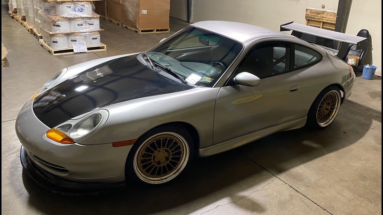 Kevlar hood for Porsche 911 996 better than carbon fiber?  I don't know. FVD Brombacher.