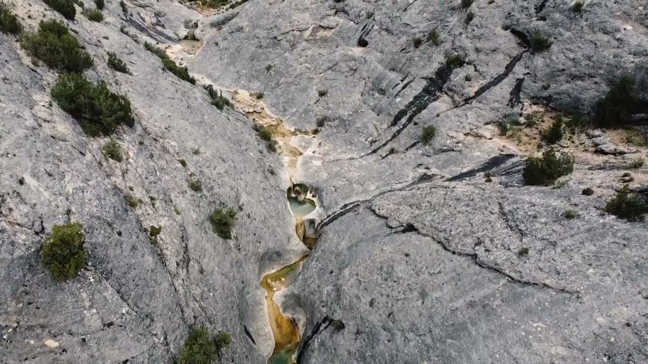 Explora la Belleza Oculta del Barranco de los Corzos en El Recuenco, Guadalajara
