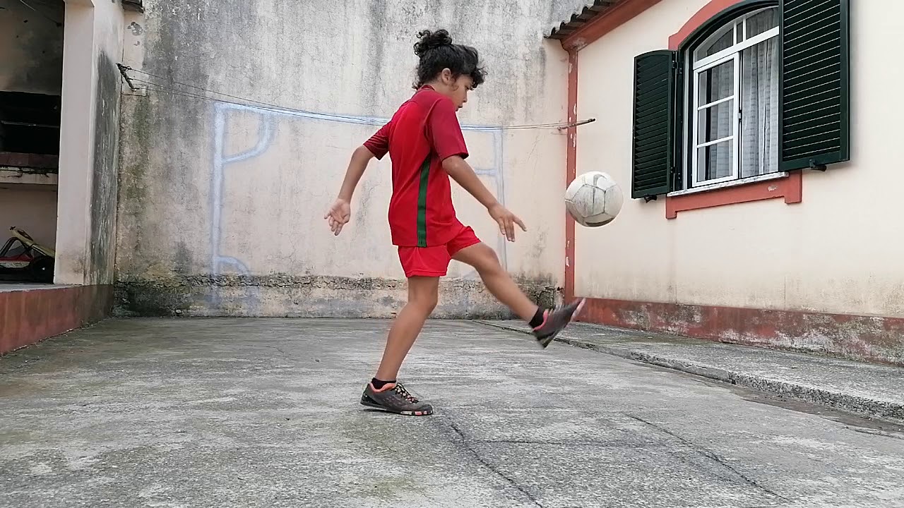 LAURINDO JUNIOR Treino em Casa 2176 Toques com os dois pés