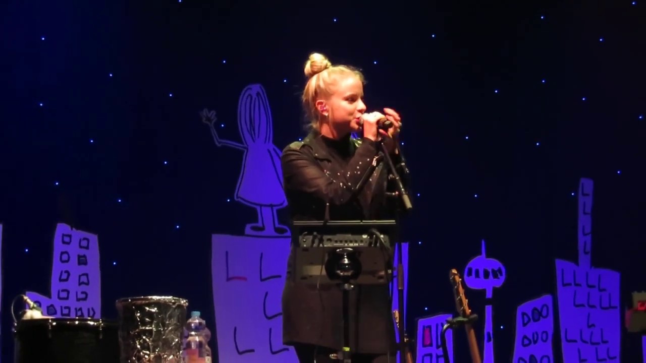 Julia Engelmann - Darf ich bitten? (27.8.2019, Bochum)