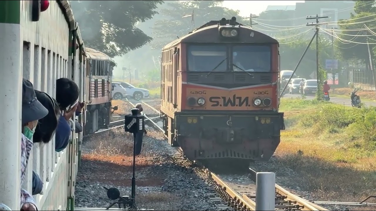 SRT: เมื่อรถจักรชำรุดในเส้นทางสายใน ชมการทำสับเปลี่ยนรับรถจักรพหุขบวน 260 ที่สถานีกาญจนบุรี 