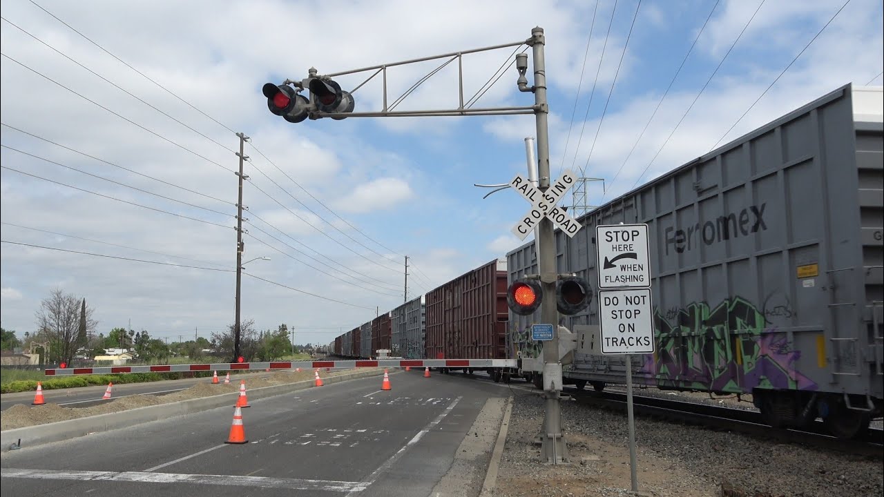 UP 8612 Manifest North - Power Inn Rd Railroad Crossing - SERA - Sacramento CA (4-25-24 Under C...)