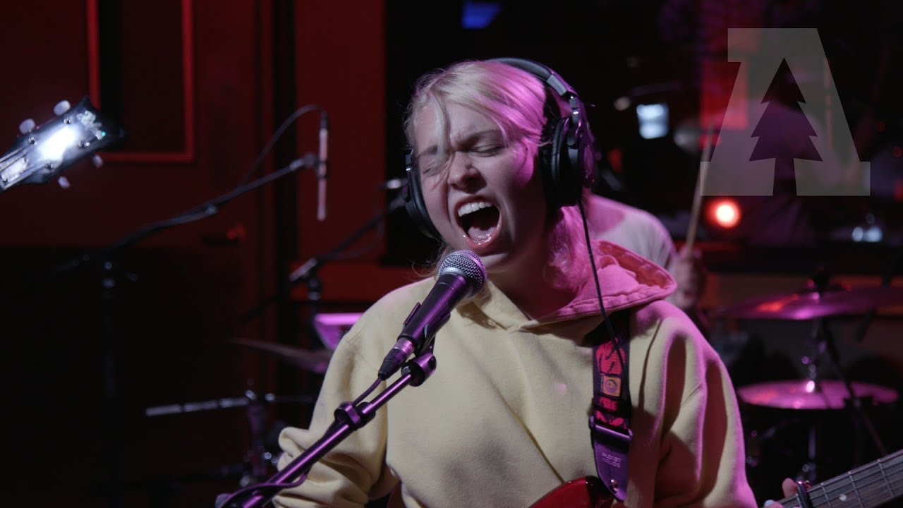 Snail Mail - Static Buzz | Audiotree Live