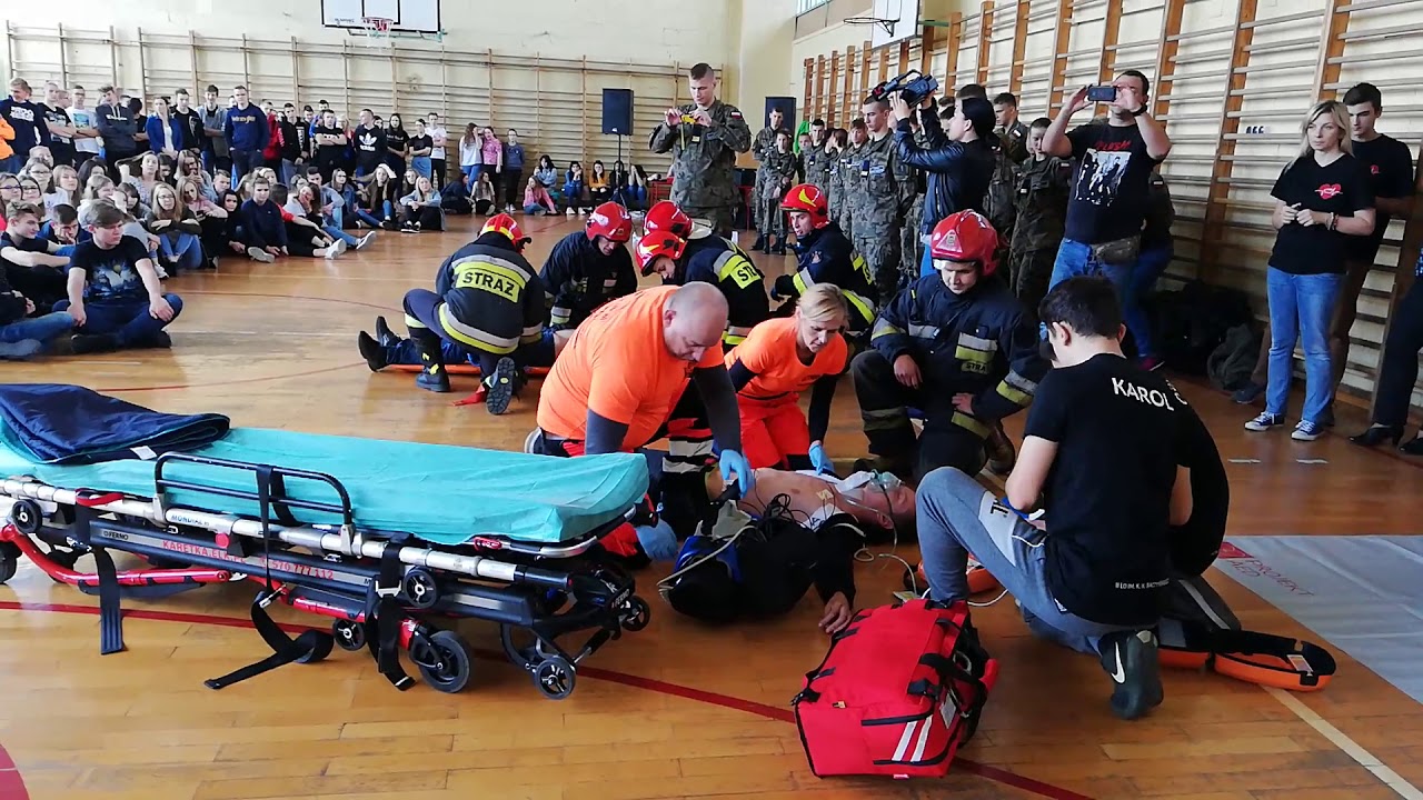 Pokaz pierwszej pomocy z użyciem AED i służb ratunkowych 2018