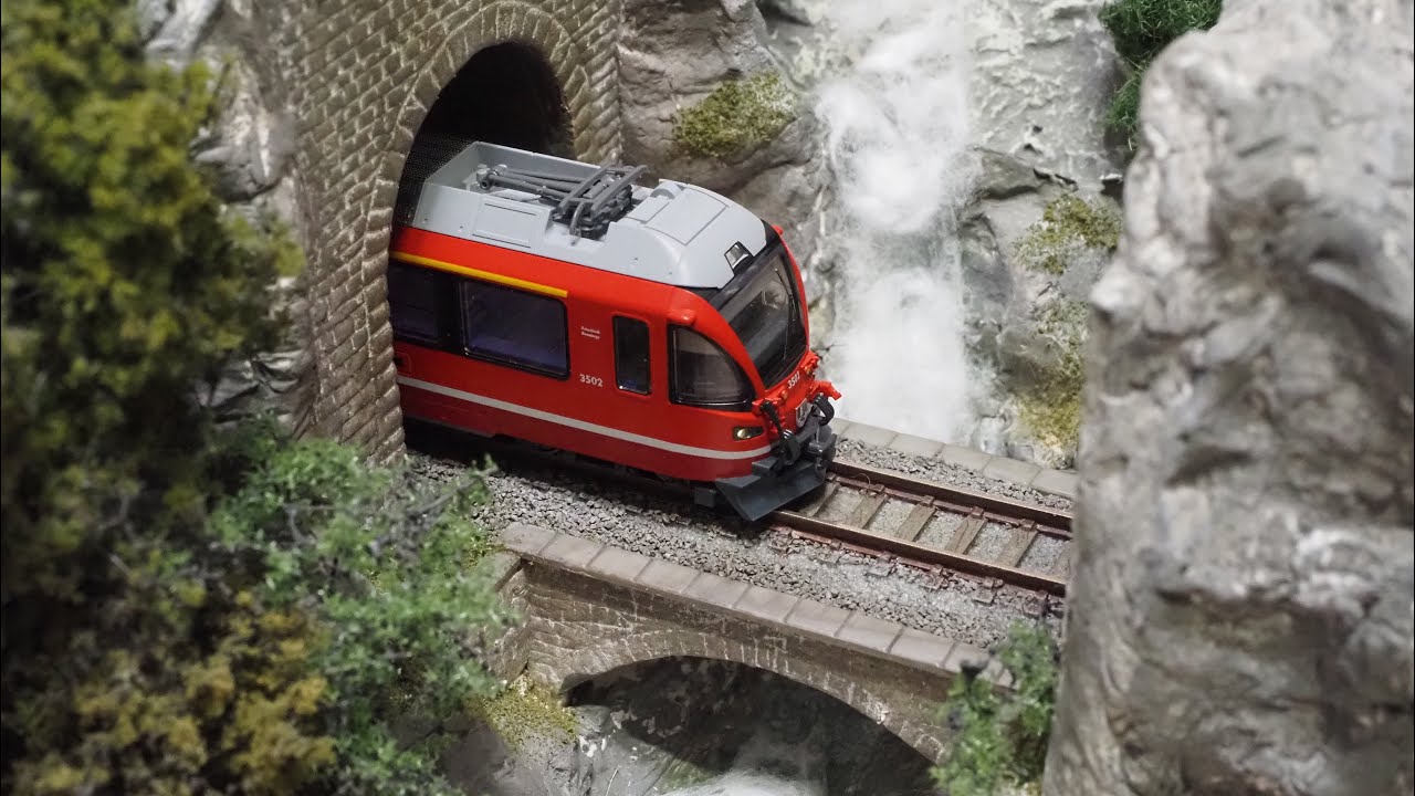 【Nゲージ】レーティッシュ鉄道 走行動画 ／ Die Rhätische Bahn im Modell Spur N Anlage