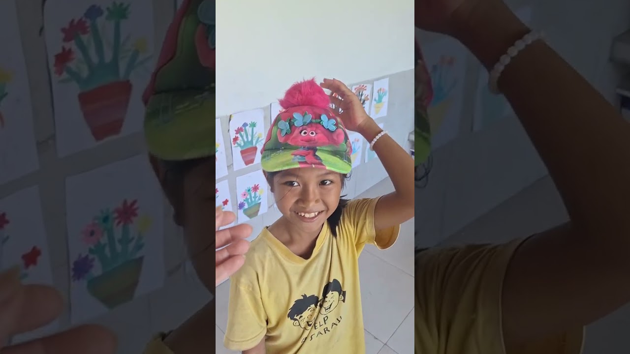 ROZDÁVAME OBLEČENÍ DĚTEM NA BALI