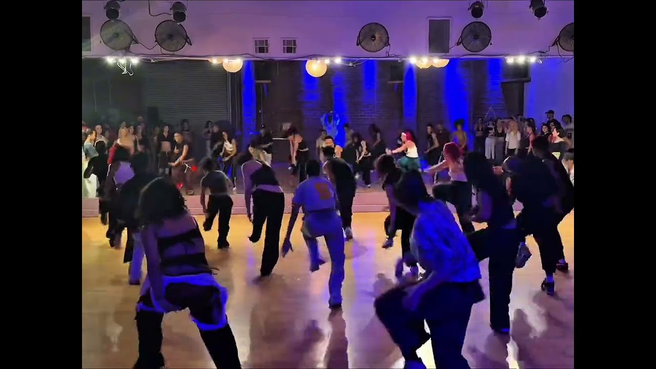 “Arch” choreography by Hamly Tavarez
