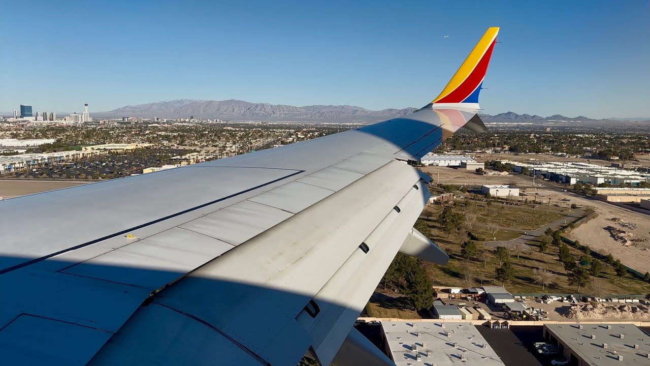 4K | Southwest Airlines Boeing 737 MAX 8 (N1805U) Sunny & Clear Morning Las Vegas Landing