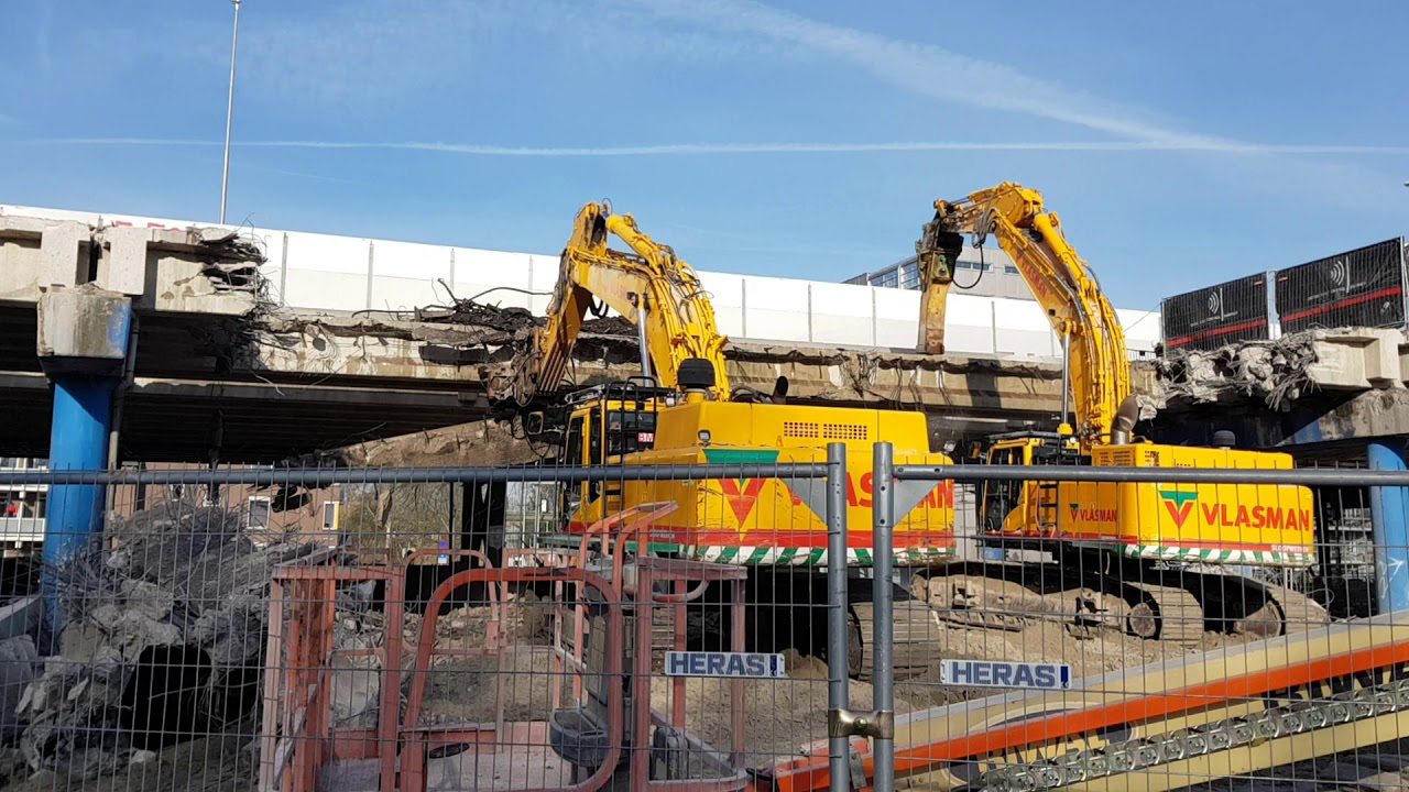 Sloop viaduct zuidelijke ringweg bij de spoorwegovergang