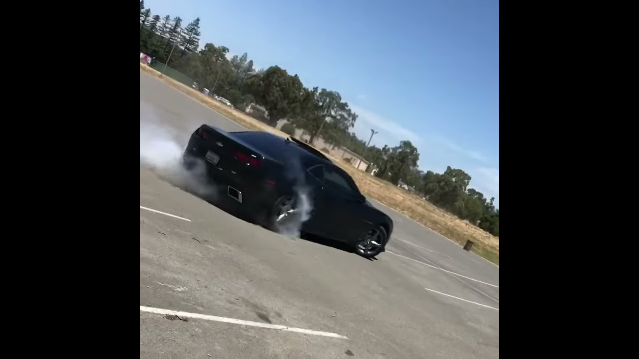 Camaro SS Burnout Donuts