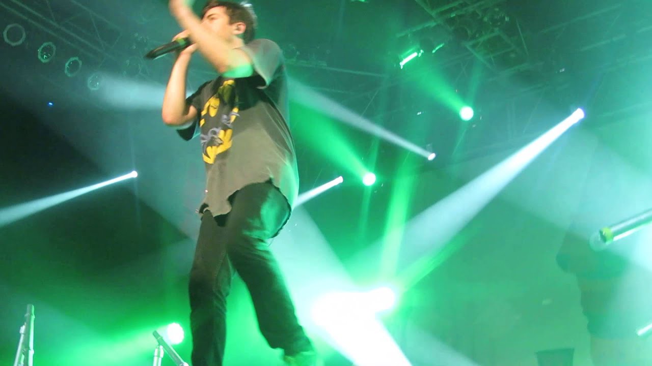Hoodie Allen - No Interruption (Live)