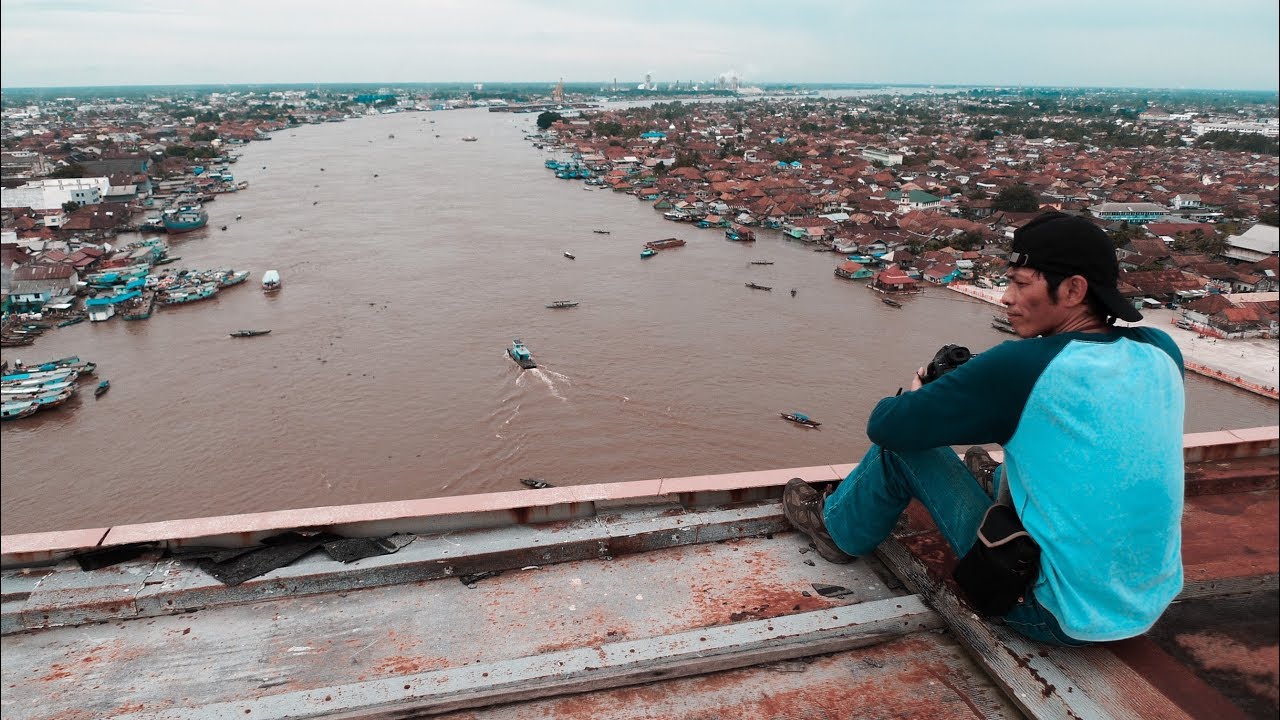 Pengalaman pertama naik menara Jembatan Ampera