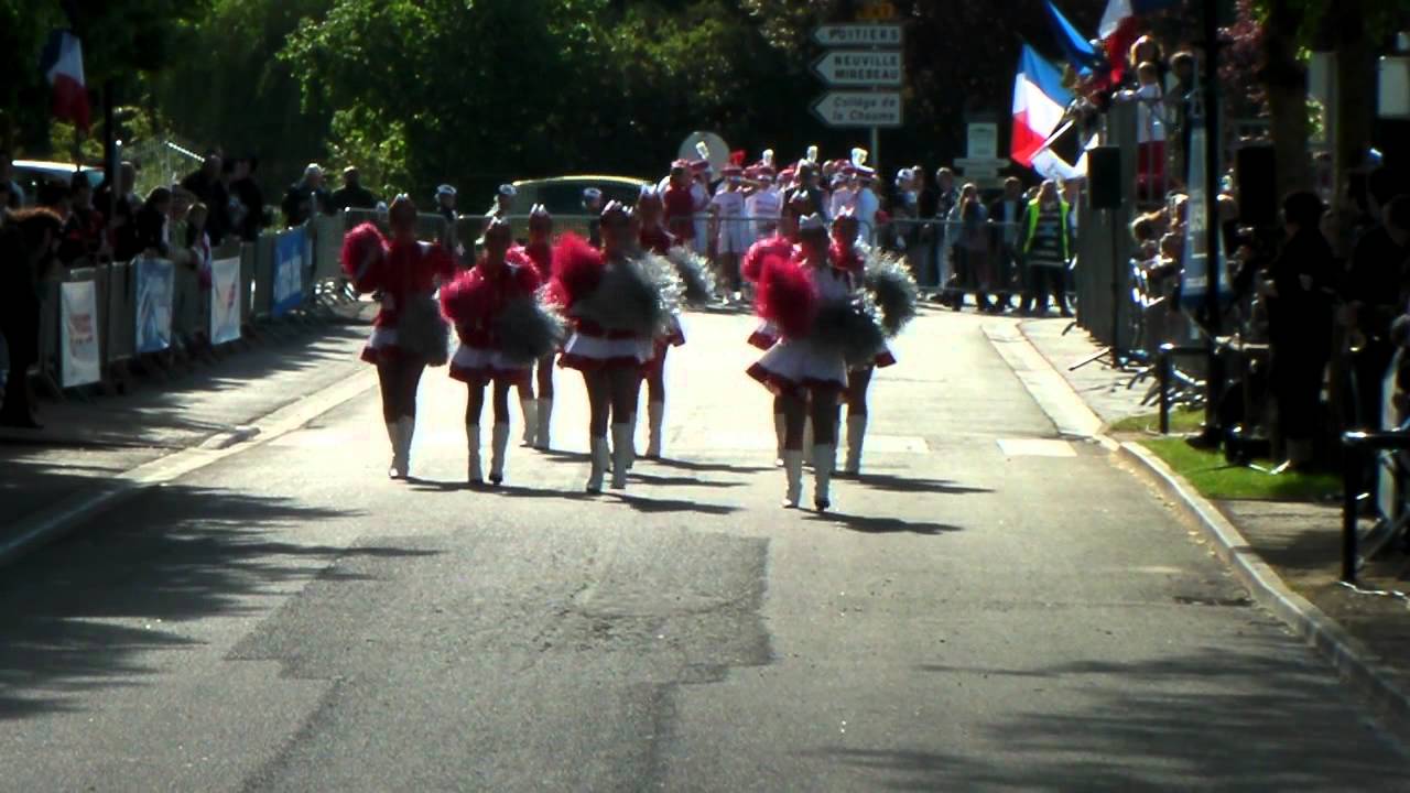 majorettes de Roquecourbe parade pompom