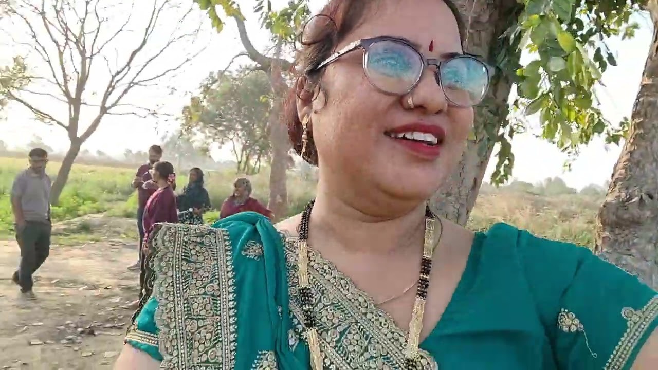 हमारे जीजा पाइप में मुंह लगाकर पानी पी रहे आप लोग देखिये पोर्ट के होली खेल के कैसे पानी पीते हैं 🤣🎉