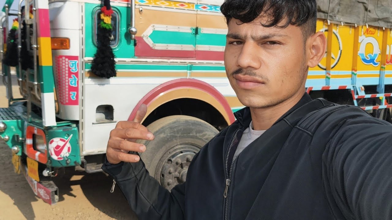 Ratlam 🫵Se Bhari Mumbai ki gadi